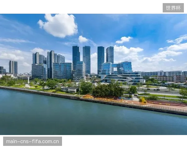 越秀地产与广州马拉松的十年长跑，揭示了城市共建者如何深度介入赛事运营，摆脱单纯的冠名广告模式